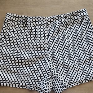 Worthington Modern fit dress shorts Size 4P